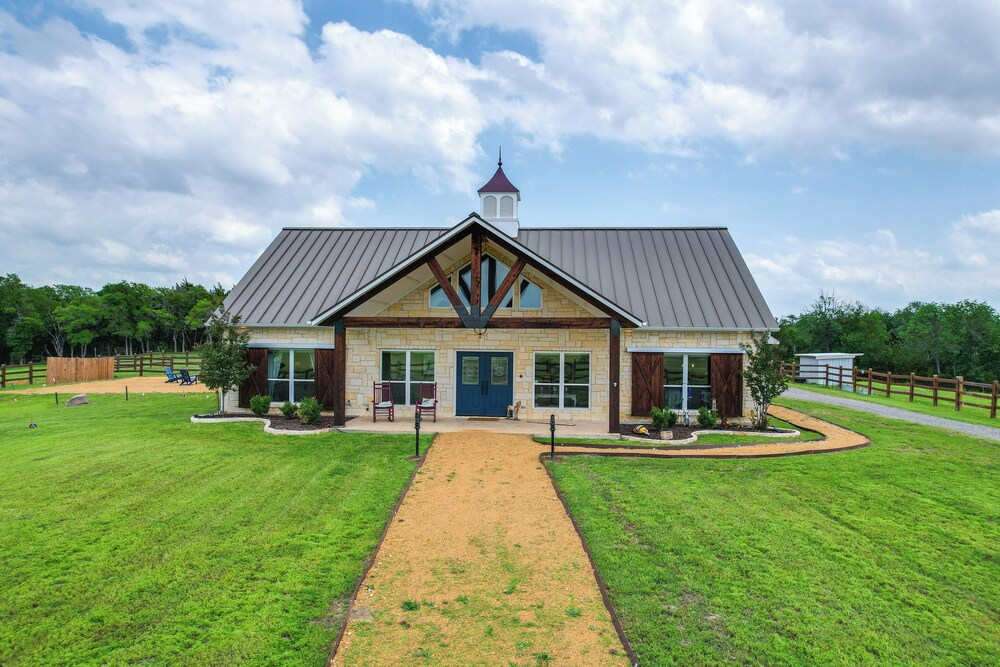 Farm Retreat w Furnished Patio: 12 Mi to Mckinney in Princeton, United States