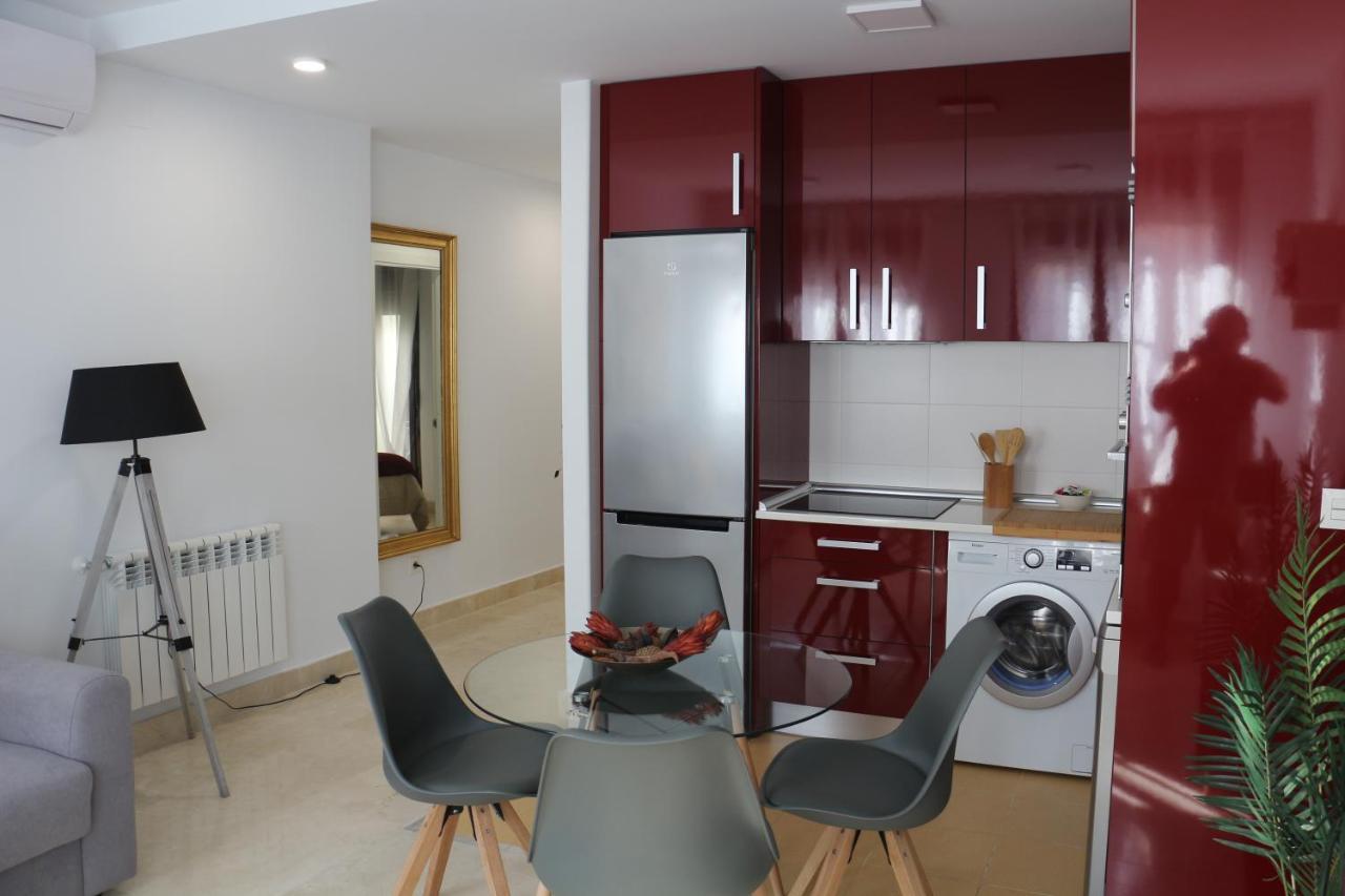 Apartamento Roca Tarpeya 4 Parking incluido Living Toledo — 4-Star Luxury Hotel in Toledo, Spain