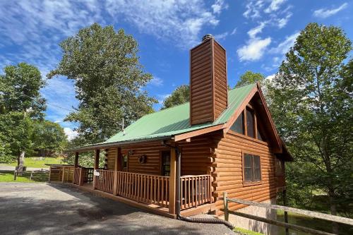 Shellie's Chateau - carbon neutral hotel in Sevierville