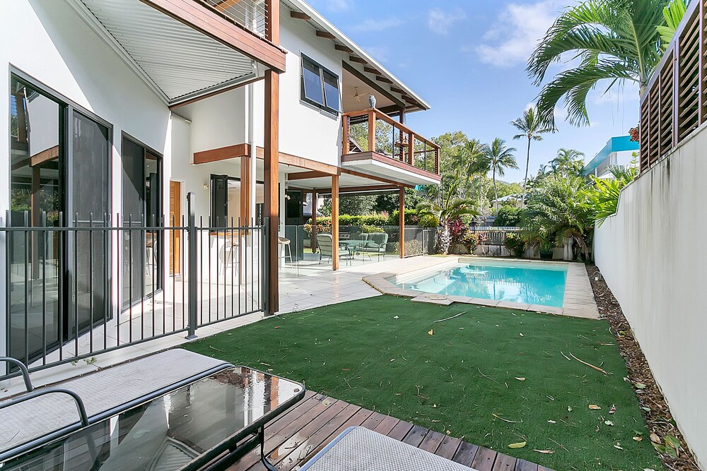 Clifton Beach Holiday Villas — 5-Star Luxury Hotel in Clifton Beach, Australia