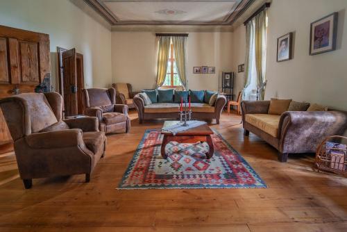 Conacul Gaal Kuria - carbon neutral hotel in Dalnic