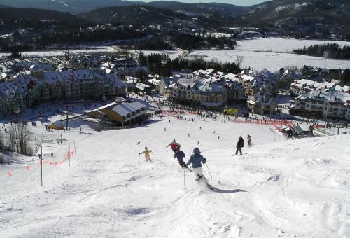 Stunning Condo View on Lake Tremblant & Mountain — 4-Star Luxury Hotel in Mont-Tremblant, Canada