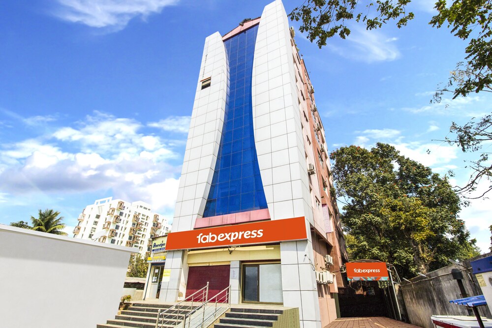 Oyo 7145 Hotel Star Lotus