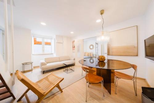 Group Friendly 4BR Lisbon Duplex Castle View — 4-Star Luxury Hotel in Lisbon, Portugal