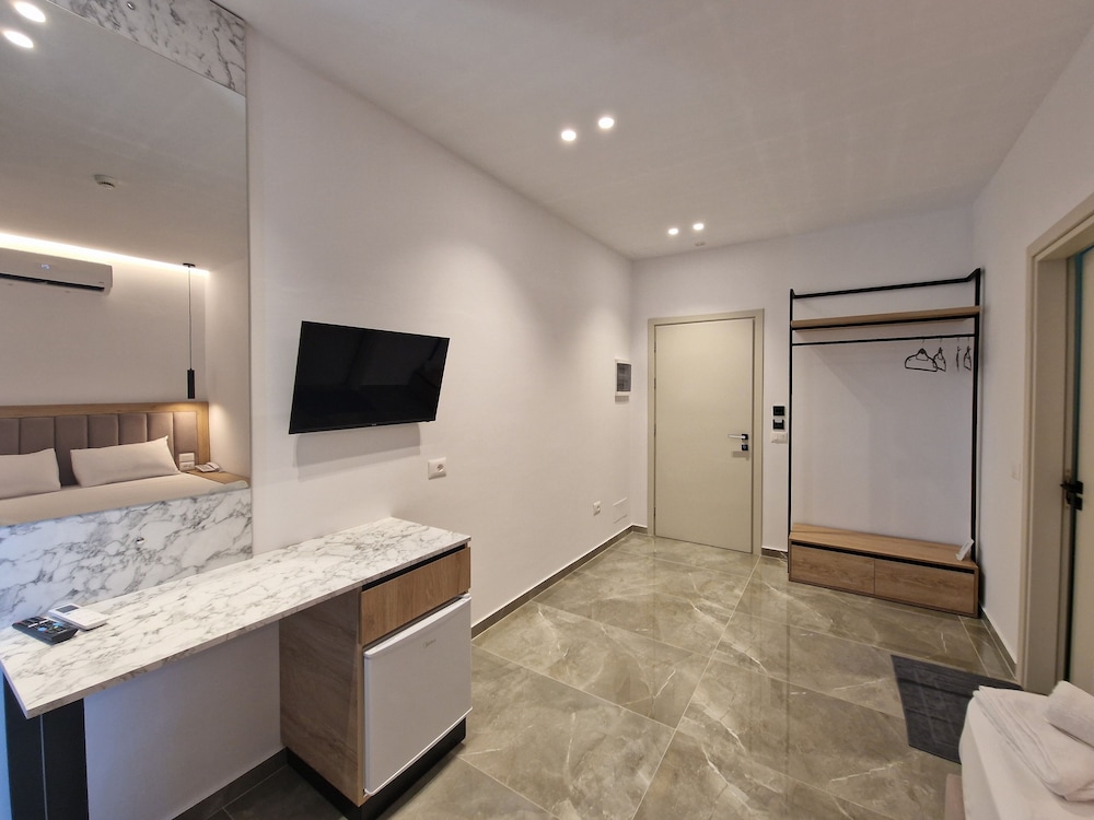 Monel Hotel — Ksamil — photo 5