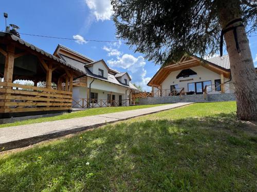 Hanul de vis - carbon neutral hotel in Balcesti