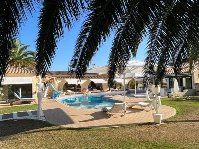 Chambres d'hôtes & spa Mas Dels Esquirols — 4-Star Luxury Hotel in Saint-Andre-Les-Vergers, France