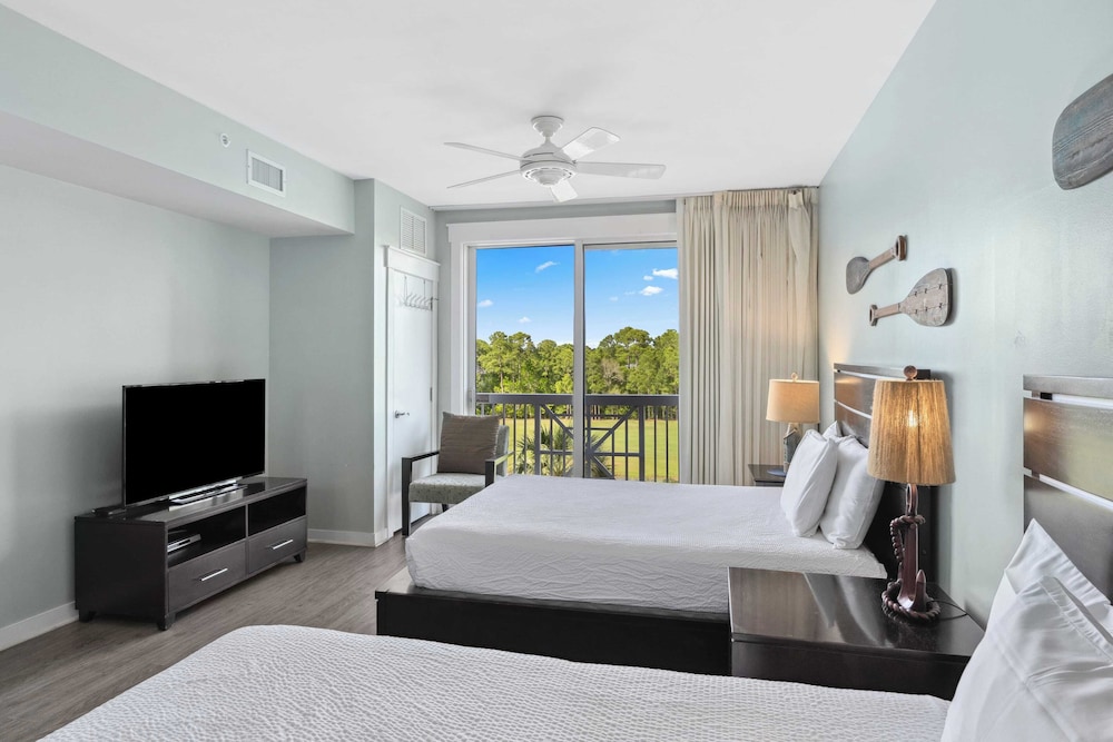 Studio Condo in Luxe Sandestin Resort w Balcony Pool Walk to Baytowne Wharf in Miramar Beach, United States