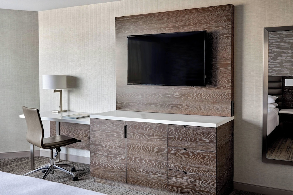 Ventura Beach Marriott - photo 8