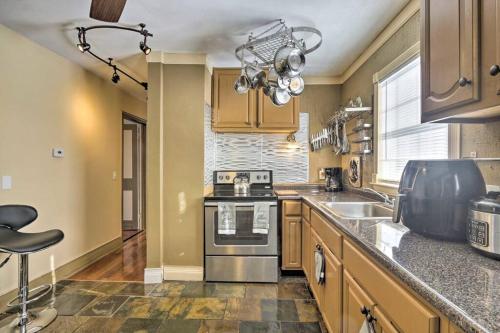 New Quaint & Convenient Hideaway Great Location — hotel in East Hartford