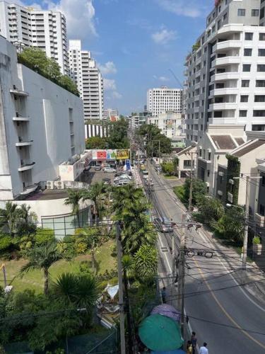 Delightful Condo in Central location at Sukhumvit 49 — 4-Star Luxury Hotel in Bangkok, Thailand