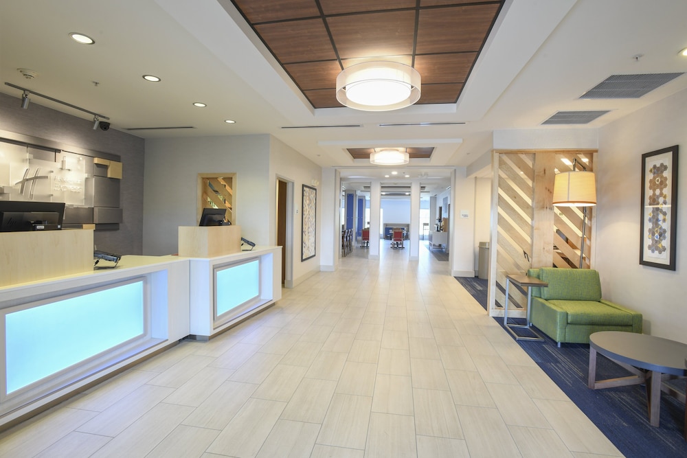 Holiday Inn Express Hotel & Suites Richwood Cincinnati South by IHG - photo 46
