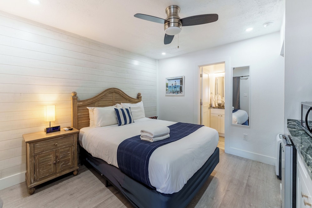 Siesta Key Beach Resort and Suites - photo 5