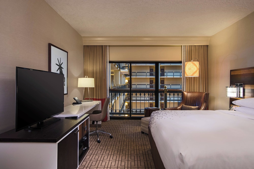 Renaissance Austin Hotel - photo 9