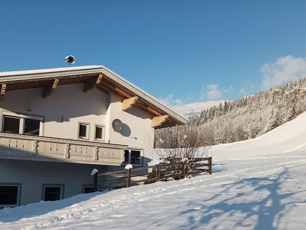Holiday on an organic farm in Hart im Zillertal — hotel in Hart Im Zillertal
