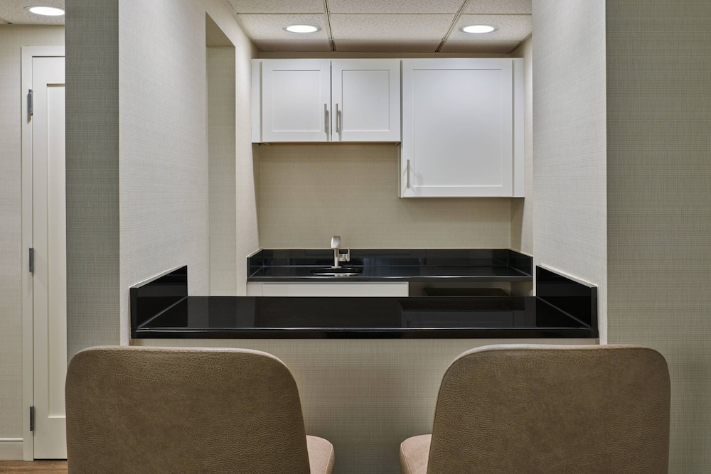 Delta Hotels by Marriott Muskegon Convention Center - photo 15