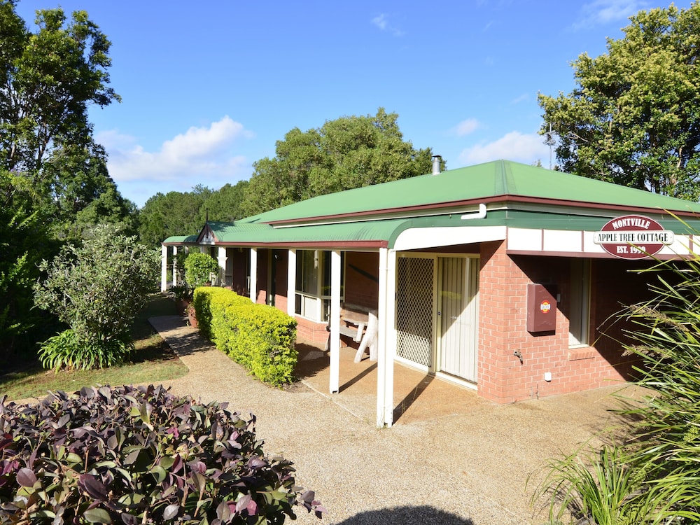 Apple Tree Cottage & Studio — 4-Star Luxury Hotel in Montville, Australia