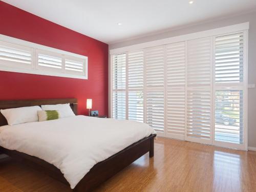 7a Judith Street stunning duplex with ducted air conditioning — Corlette — photo 3
