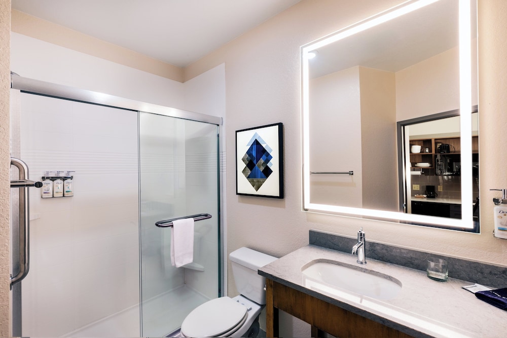 Candlewood Suites Fayetteville University of Arkansas by IHG - photo 22