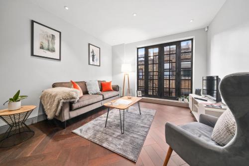 2 Bed Lux Apartments near Central London FREE WIFI by City Stay Aparts London — 4-Star Luxury Hotel in London, United Kingdom