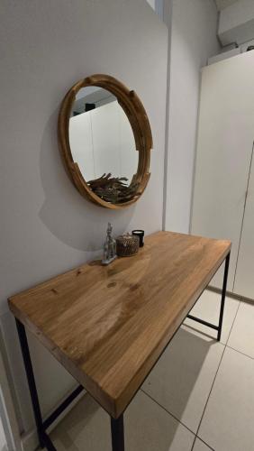 Green Point Modern Flat with Security