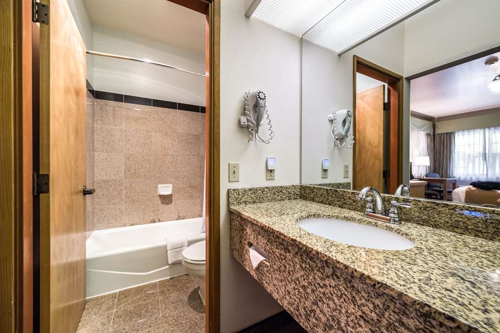 Quality Inn & Suites Bainbridge Island - photo 30