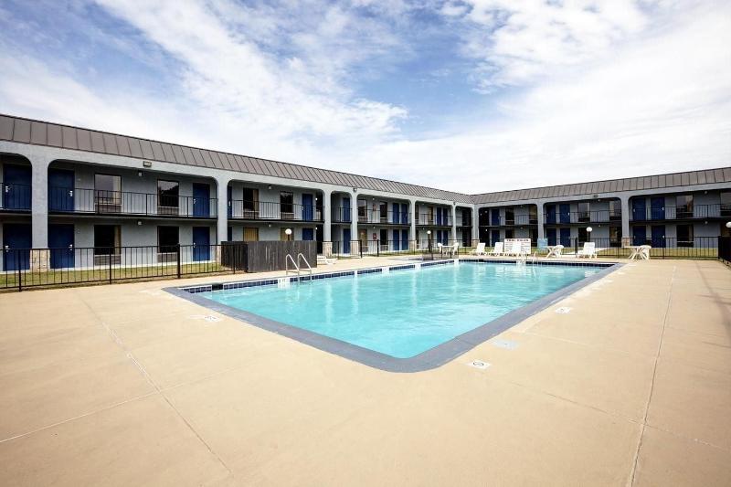 Americas Best Value Inn Newnan - photo 28