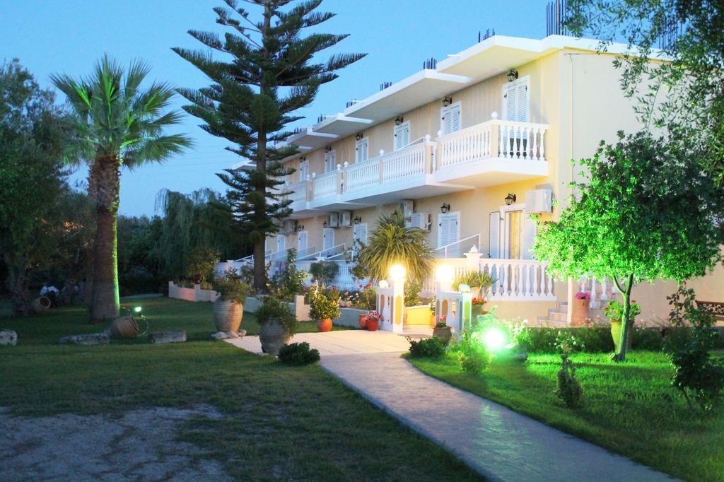 Pelagos Studios in Alimos, Greece