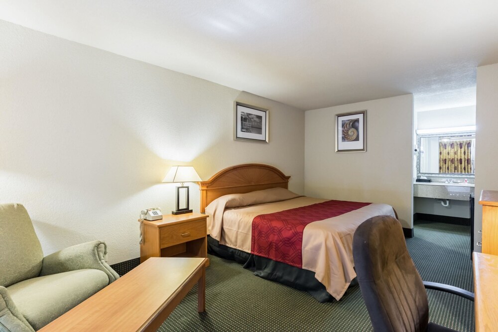 Eco Inn Suites by Hotel O Baytown - photo 20