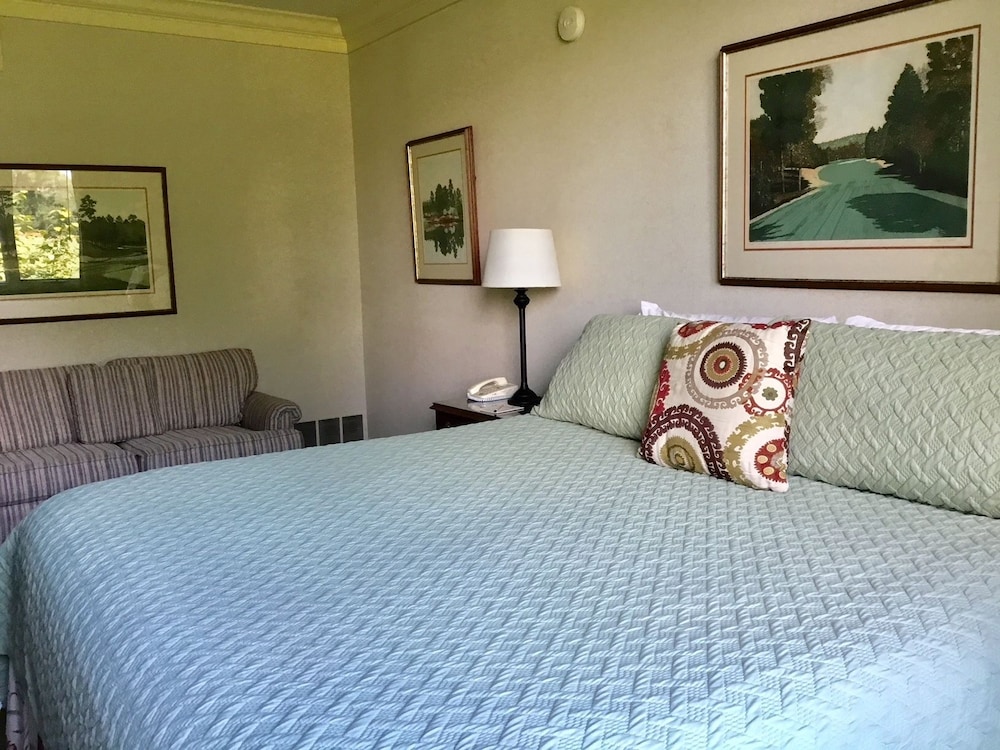 The Inn at Houndslake - photo 18