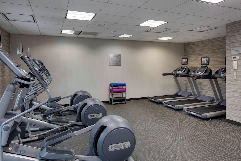 Courtyard by Marriott Boston Logan Airport - photo 32