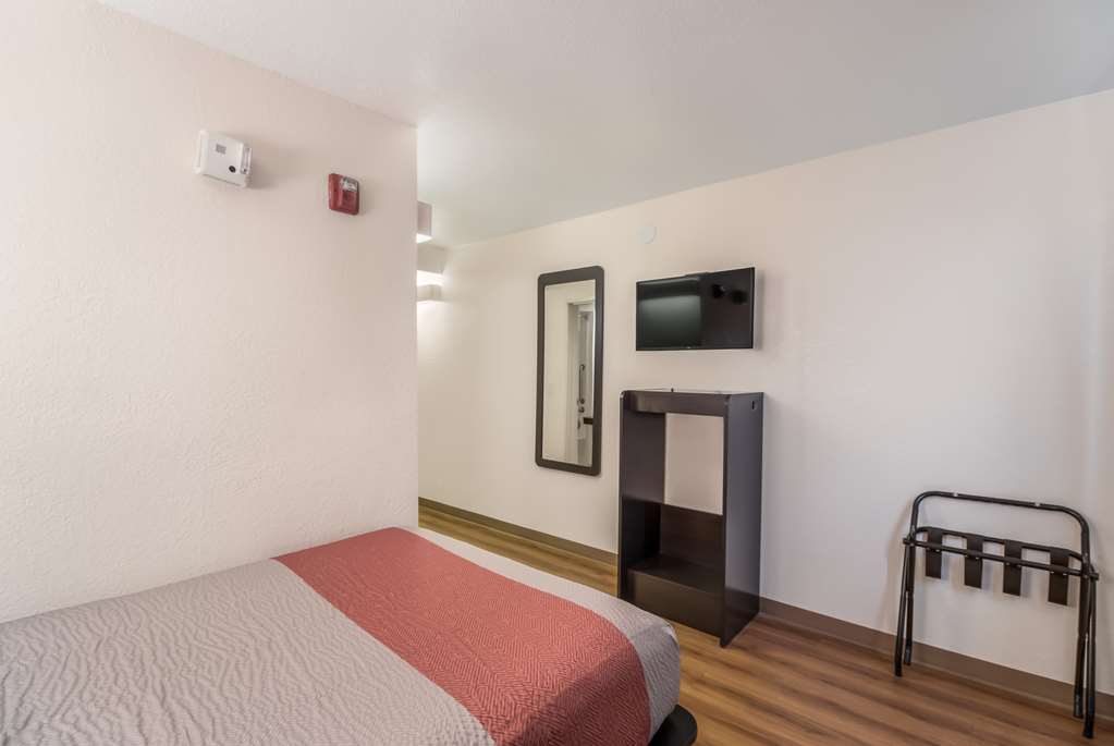 Park Inn by Radisson Fargo West Acres - photo 13