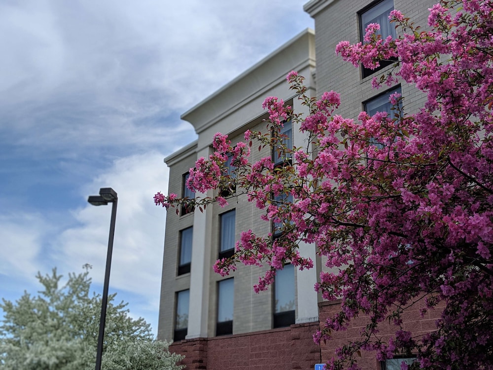 Hampton Inn & Suites Cincinnati Union Center - photo 55
