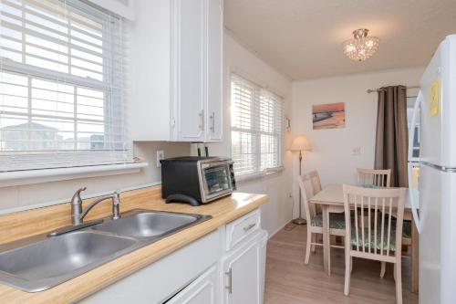 Splendid Days by Oak Island Accommodations - photo 47