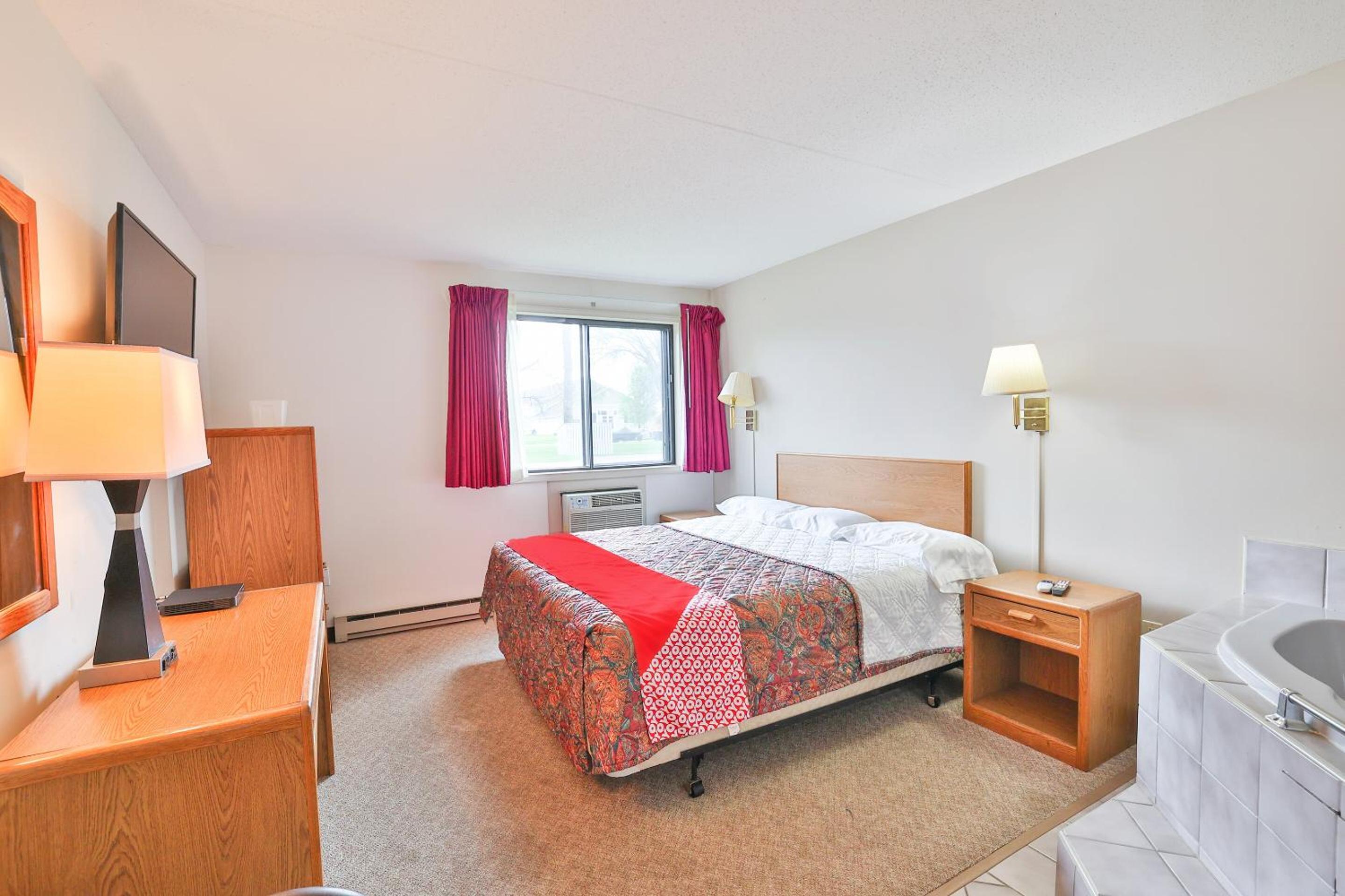 OYO Hotel Pipestone MN Canterbury Park - photo 15