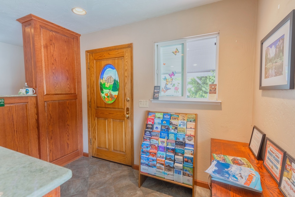 Mariposa Lodge - photo 4