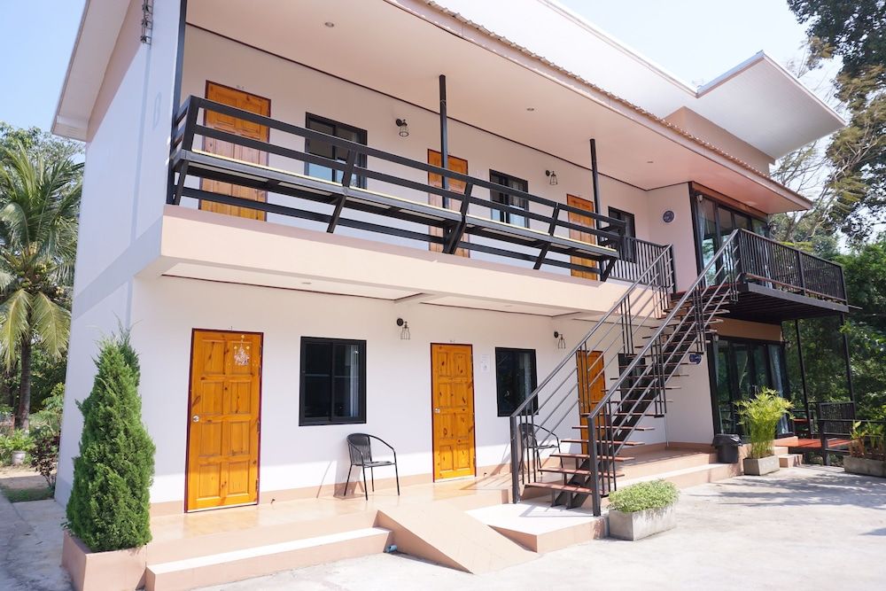 Plaifa Resort Hotel Banrai — Uthai Thani