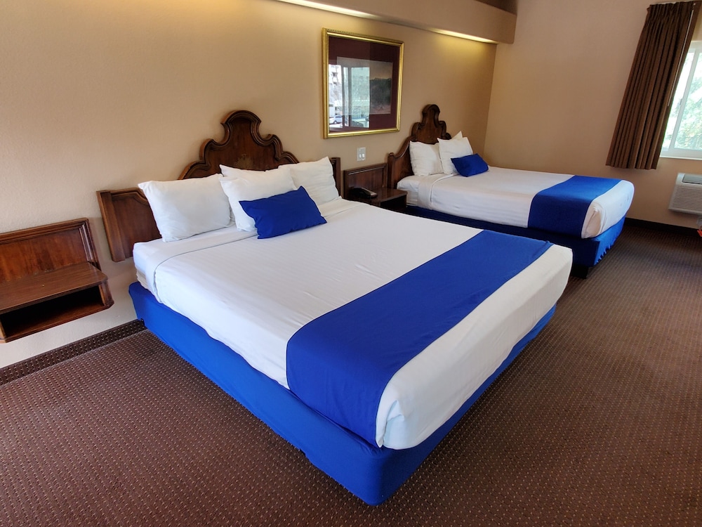 Colony Inn - photo 16