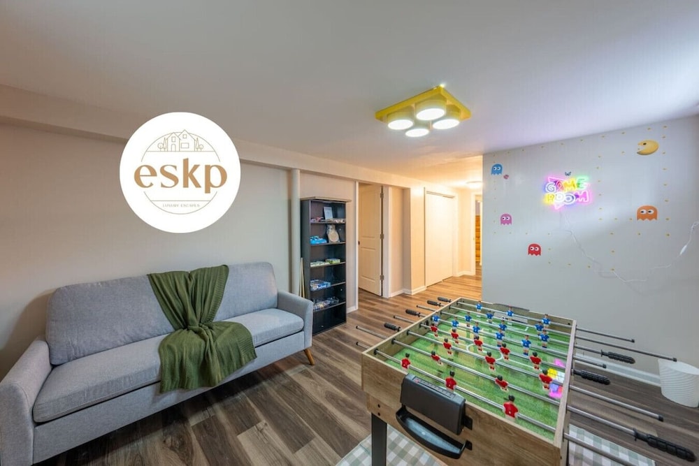 Family Hot Tub 10 Guests Foosball Smart Tv — Linden
