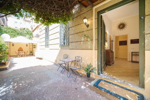La Casa Del Capitano by Buddyrent — 4-Star Luxury Hotel in Rome, Italy