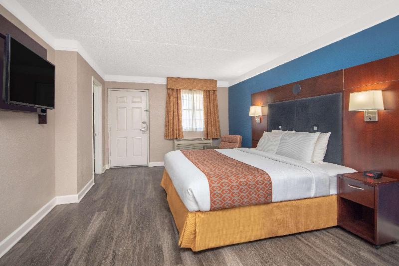 Baymont Inn and Suites MariettaAtlanta North - photo 8