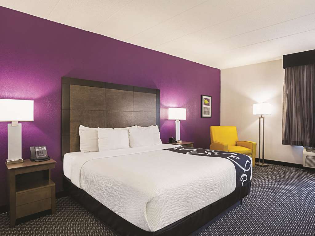 La Quinta Inn & Suites by Wyndham Atlanta Conyers - photo 18