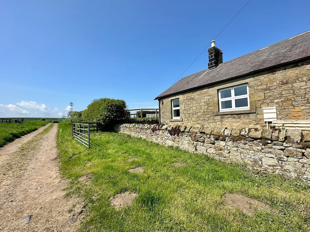 Lonnon Cottage — 4-Star Luxury Hotel in Alnwick, United Kingdom