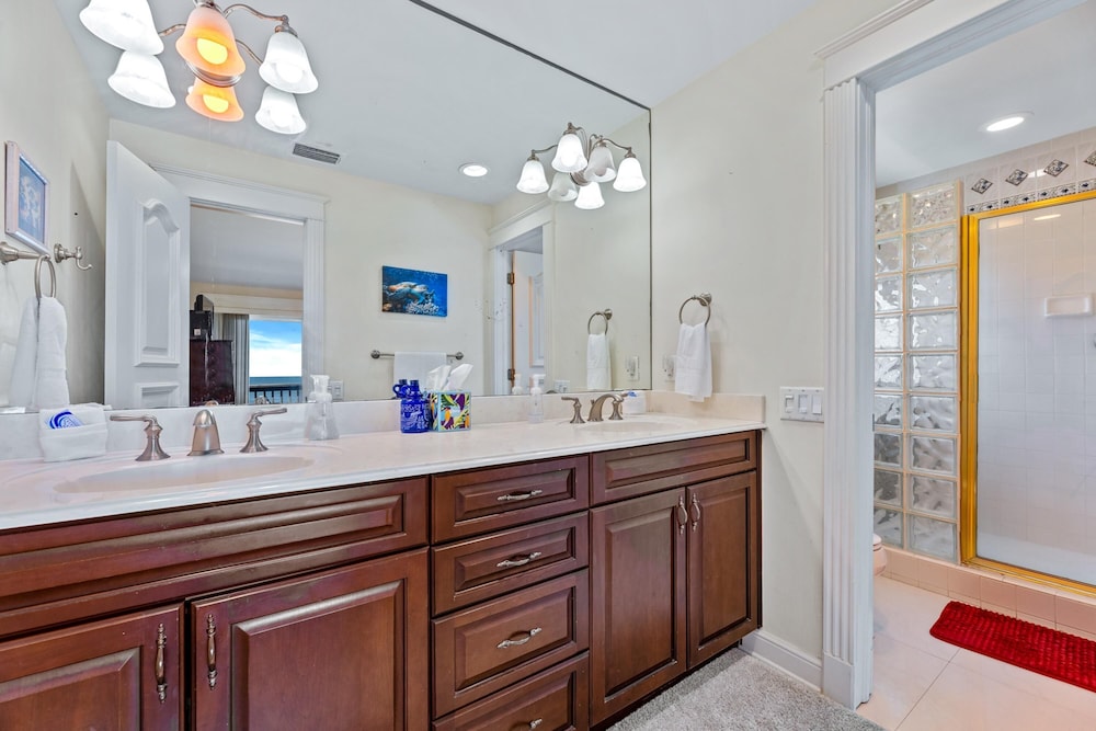 Large Beachfront Deck on Car Free Beach 5747 S. Atlantic — 4-Star Luxury Hotel in New Smyrna Beach, United States