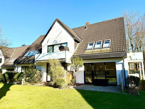 Waldstrasse Whg 23 — 4-Star Luxury Hotel in Wyk Auf Foehr, Germany