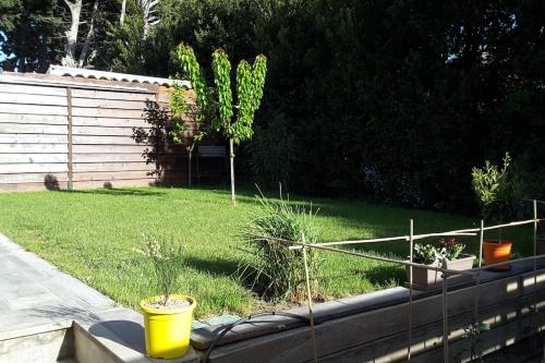 Proche Avignon Pont du Gard Nuitee Possible in Rochefort-Du-Gard, France