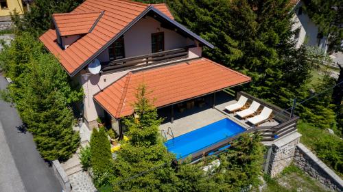 Guest House Donna — 4-Star Luxury Hotel in Fuzine, Croatia