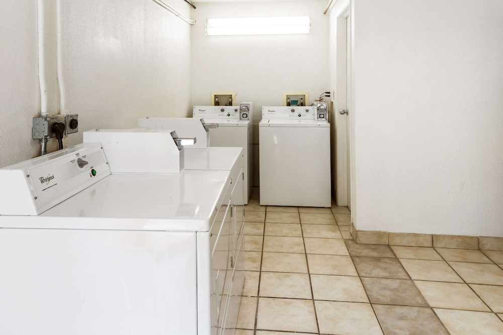 Motel6 Dayton Englewood - photo 16