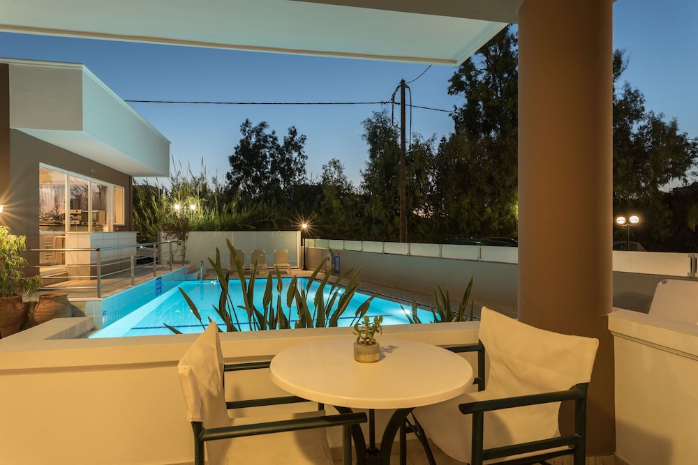 Okeanis 2 - carbon neutral hotel in Chania