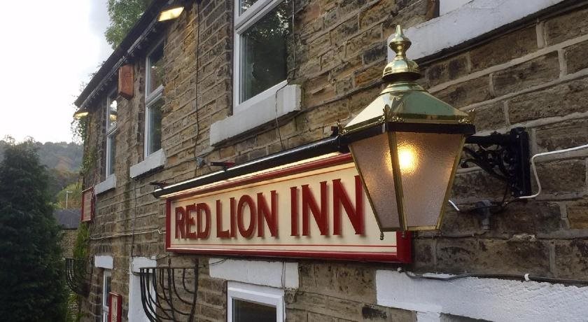 The Red Lion Inn - carbon neutral hotel in Holmfirth